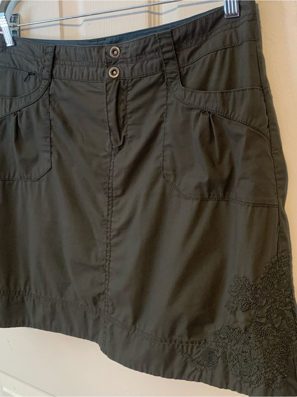 REI Women's Olive skirt in Dark Green